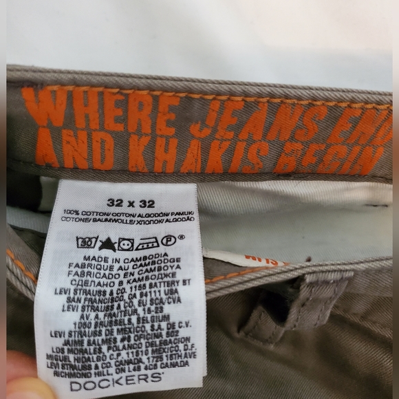 Selling Men's Dockers Brown Khaki Pants - Picture 11 of 11
